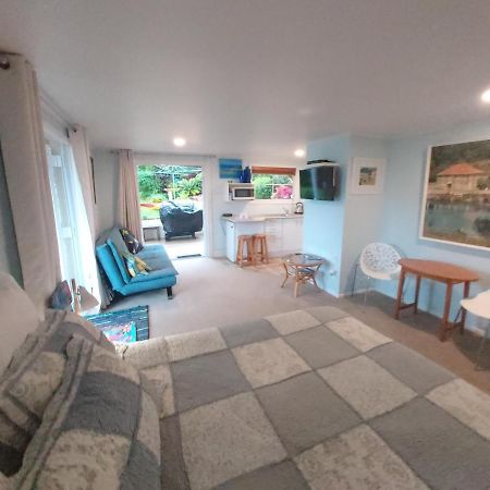 Pohutukawa Cottage Russell Exterior photo